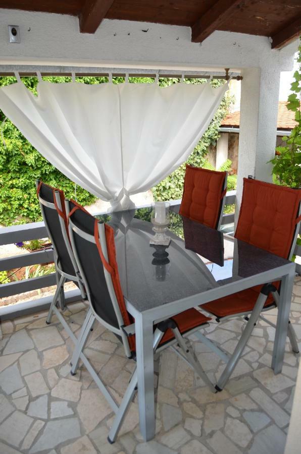 Haus Knott Polje (Krk) Exterior foto